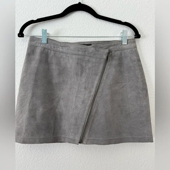 Suede skirt from Bebe - Picture 1 of 3